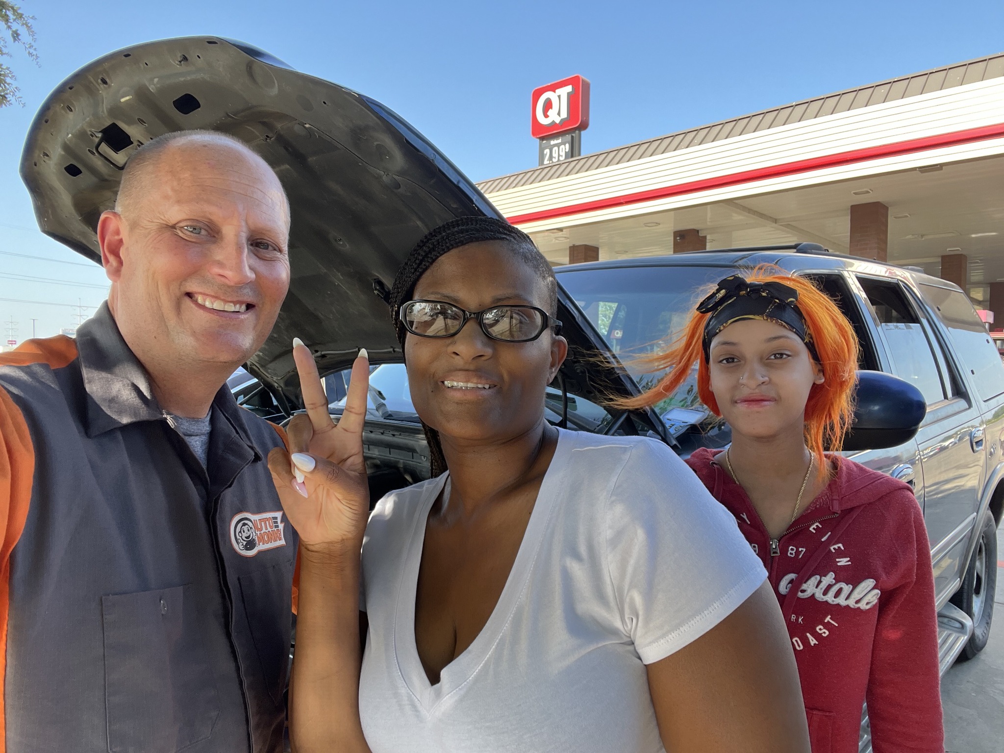 auto monkey helps customers stranded at local QT gas station